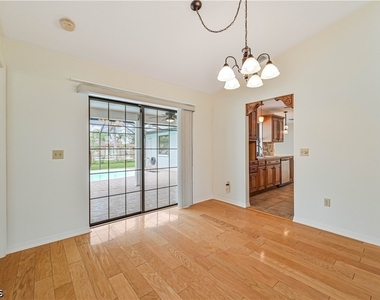 634 Se 32nd Street - Photo Thumbnail 11