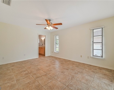 634 Se 32nd Street - Photo Thumbnail 14