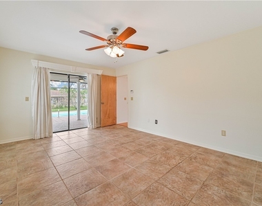 634 Se 32nd Street - Photo Thumbnail 13