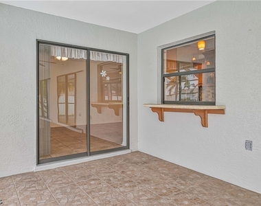 634 Se 32nd Street - Photo Thumbnail 32