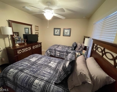 13771 Julias Way - Photo Thumbnail 10