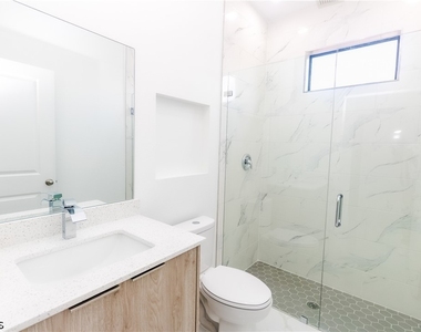 731 Bering Avenue S - Photo Thumbnail 10