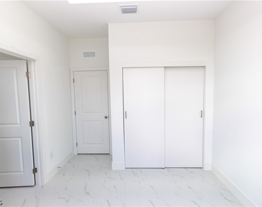 731 Bering Avenue S - Photo Thumbnail 13