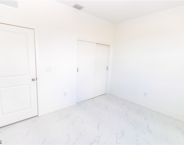 731 Bering Avenue S - Photo Thumbnail 11