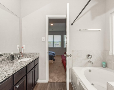 2382 Tavo Trail Drive - Photo Thumbnail 15
