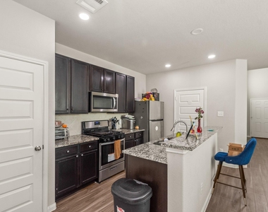 2382 Tavo Trail Drive - Photo Thumbnail 5