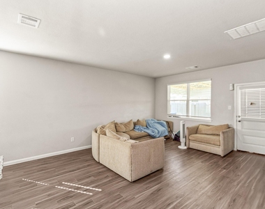 2382 Tavo Trail Drive - Photo Thumbnail 9