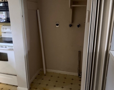 1376 Archer Street - Photo Thumbnail 8
