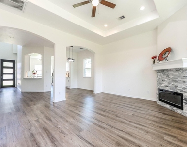 427 Vane Way - Photo Thumbnail 20