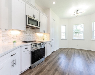 427 Vane Way - Photo Thumbnail 24