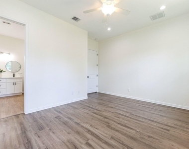 427 Vane Way - Photo Thumbnail 27