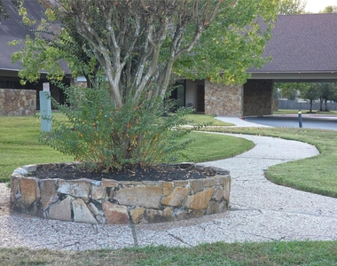 427 Vane Way - Photo Thumbnail 3