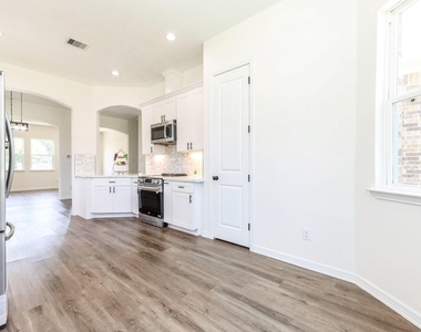 427 Vane Way - Photo Thumbnail 25