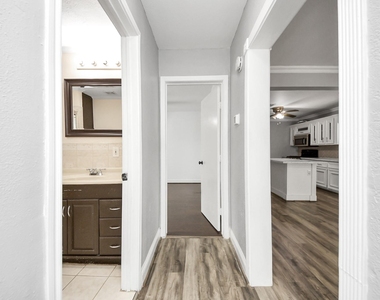 311 N Milby Street - Photo Thumbnail 15