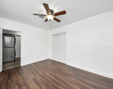 311 N Milby Street - Photo Thumbnail 12
