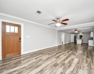 311 N Milby Street - Photo Thumbnail 8