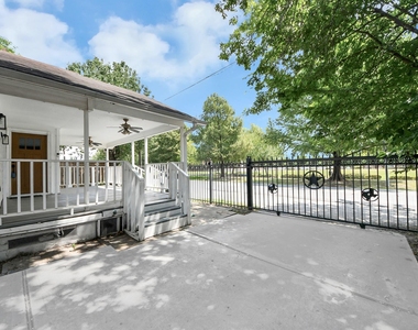 311 N Milby Street - Photo Thumbnail 1