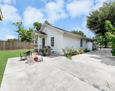 311 N Milby Street - Photo Thumbnail 21