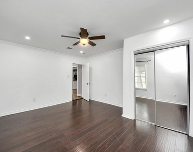 311 N Milby Street - Photo Thumbnail 17