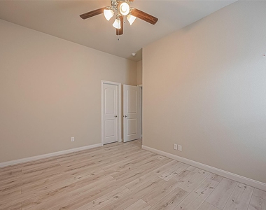 15115 Rosalina Terrace Trail - Photo Thumbnail 32