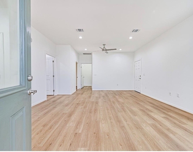 2311 Mary Moody Northern Street - Photo Thumbnail 6