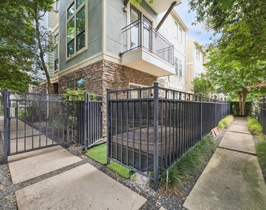 1110 W 25th Street - Photo Thumbnail 2