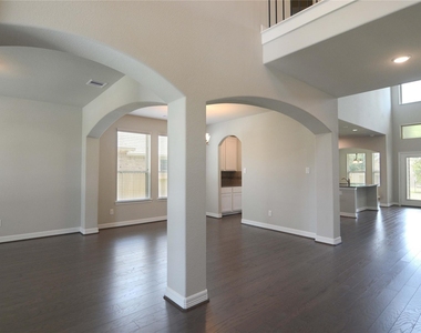 2072 Brookmont Drive - Photo Thumbnail 4