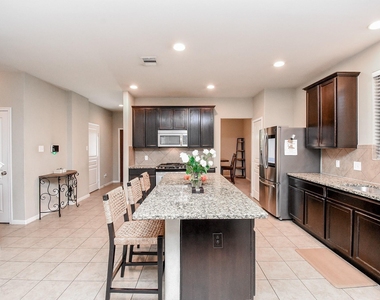8207 Running Brook Lane - Photo Thumbnail 5