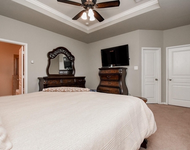 8207 Running Brook Lane - Photo Thumbnail 9