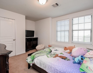 8207 Running Brook Lane - Photo Thumbnail 18