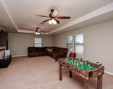 8207 Running Brook Lane - Photo Thumbnail 12