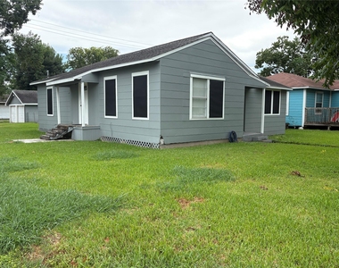 1603 W 8th Street - Photo Thumbnail 11