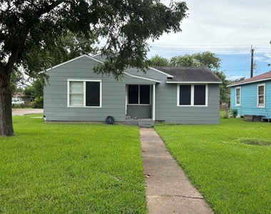 1603 W 8th Street - Photo Thumbnail 1