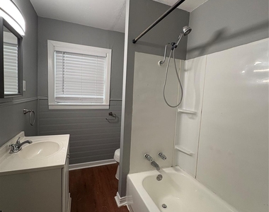 1603 W 8th Street - Photo Thumbnail 8