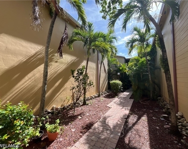 1915 Braman Avenue - Photo Thumbnail 2