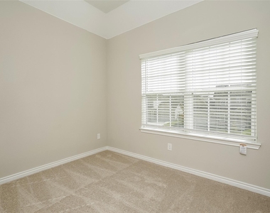 2417 Aurora Lane - Photo Thumbnail 9