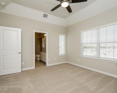2417 Aurora Lane - Photo Thumbnail 6