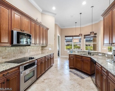9392 Copper Rock Court - Photo Thumbnail 11