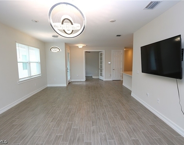 1028 Tranquil Brook Drive - Photo Thumbnail 6