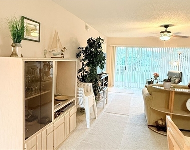 6945 Dennis Circle - Photo Thumbnail 11