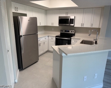 1390 Wildwood Lakes Boulevard - Photo Thumbnail 6