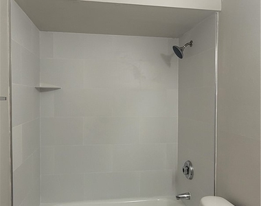1390 Wildwood Lakes Boulevard - Photo Thumbnail 13
