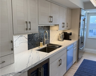 3410 Gulf Shore Boulevard N - Photo Thumbnail 6