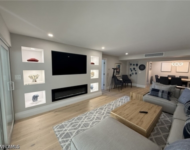3410 Gulf Shore Boulevard N - Photo Thumbnail 4
