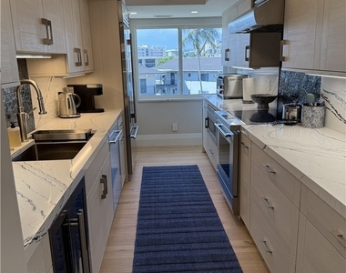 3410 Gulf Shore Boulevard N - Photo Thumbnail 5