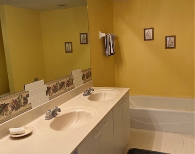 6371 Pelican Bay Boulevard - Photo Thumbnail 9