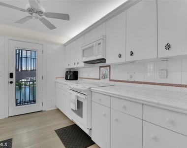 222 Harbour Drive - Photo Thumbnail 11
