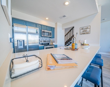 4006 Knollcrest Drive - Photo Thumbnail 6