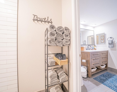4006 Knollcrest Drive - Photo Thumbnail 16