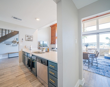 4006 Knollcrest Drive - Photo Thumbnail 8